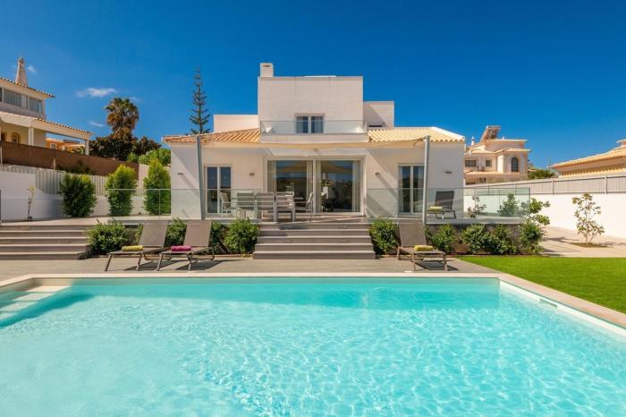 Villa Prisma by Villa Select