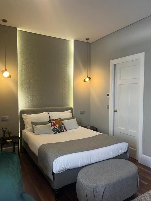 Amial Lodge