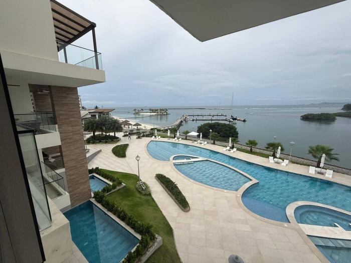Ocean View 3BR Condo EscondidaPanama 306B Sleeps 7 Pool Marina