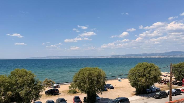 Beachfront Studio with Sea View - Neoi Epivates