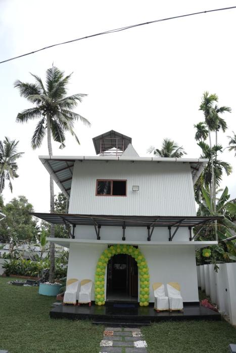 GOLDEN AURA PALACe