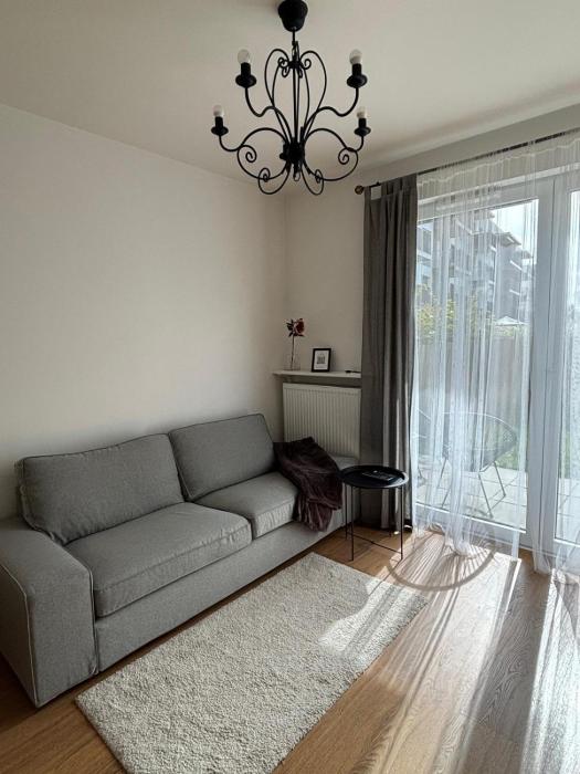 Wiślany Mokotów Apartament z ogródkiem i parkingiem
