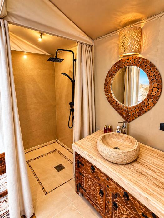 Exploring best Luxury camp