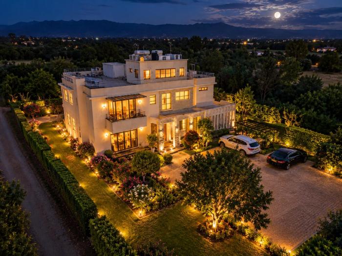 6 bedroom villa 54 in Maiyan Luxury Resort Nanyuki full of activities