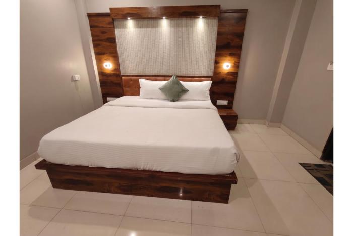 FabHotel Novellea