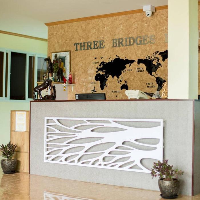 Three Bridges Hotel