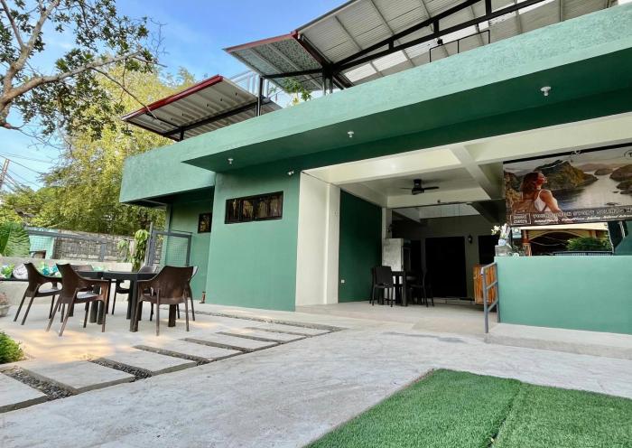 Avisala Hostel Coron
