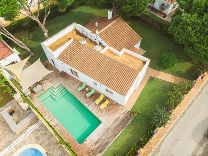 Villa Alemania II con piscina Urbanización Roche