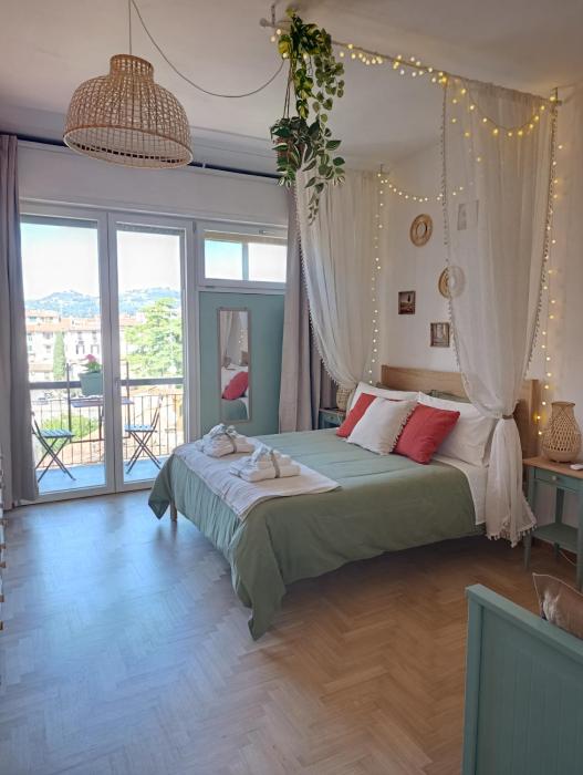 Colors of Florence 2 bedrooms, near city center, near bus stop