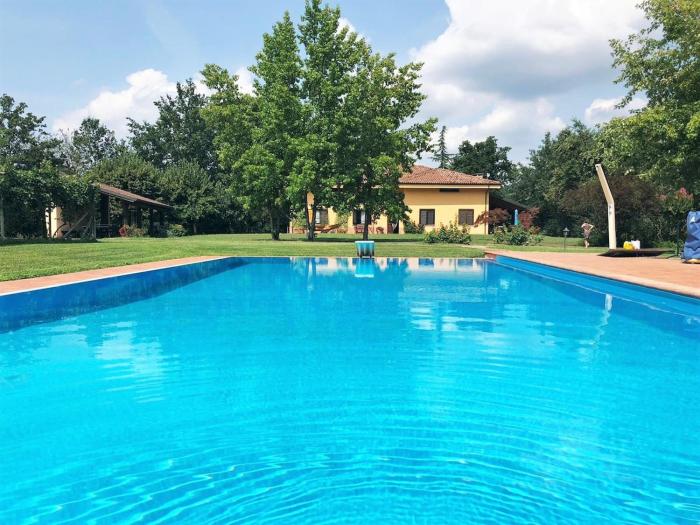 Villa with private vineyard & pool, Monferrato