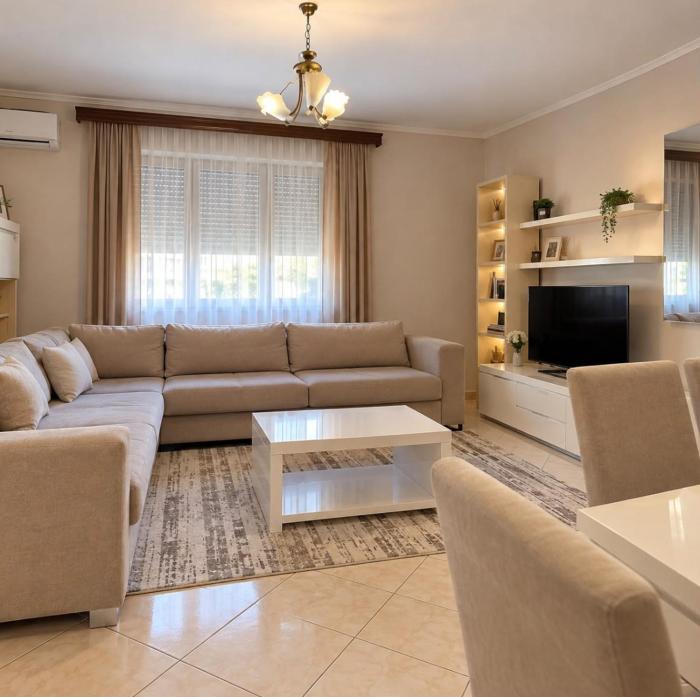 Sunny Apartment 2