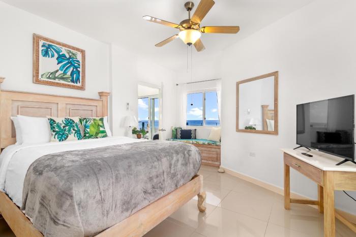 Oceanfront Condos In Tower Isle - Pool, 24HR Security