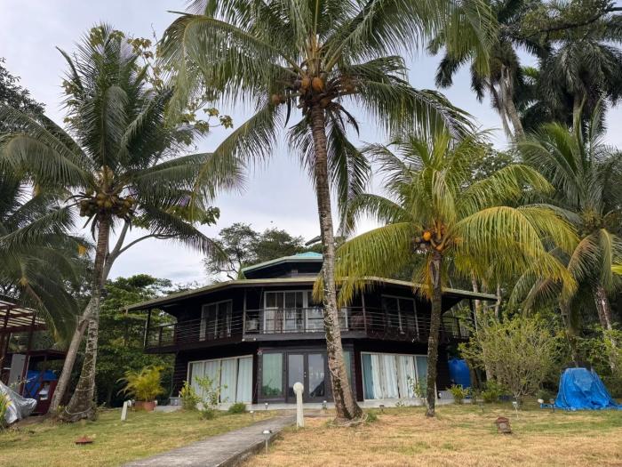 Casa Maria Beach & Boat Club