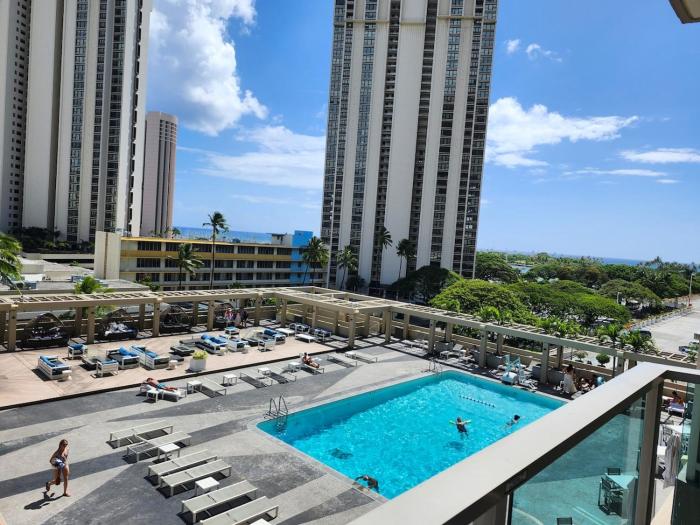 Ala Moana Hotel with Ocean and Pool Views ADA compliant