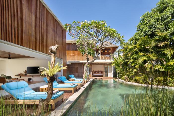 Payapaya Seminyak luxury vila 4 BR near beach potato head