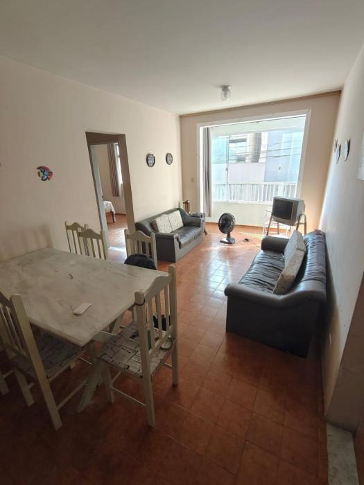 Family apartment 3 bedrooms 2 streets from Morro Beach