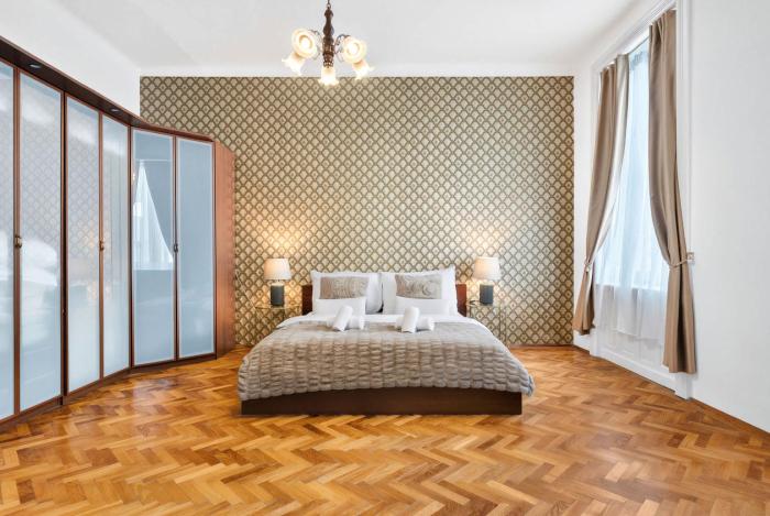 Classic Old Town Apartment with Private Balcony