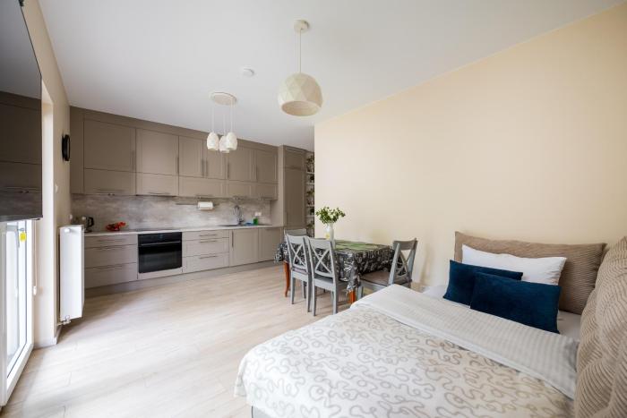 Kołacińska Riverside Comfort Apartment by BookingHost
