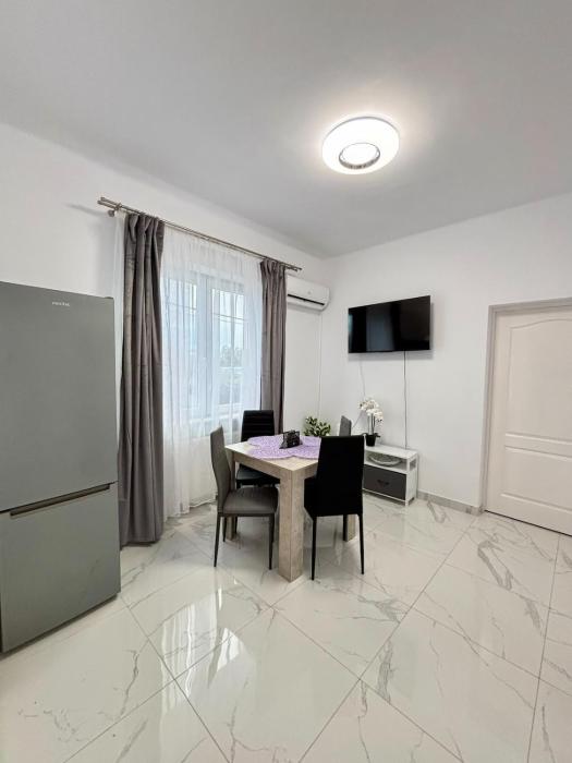 Urban Escape - Chic & Spacious Apartment