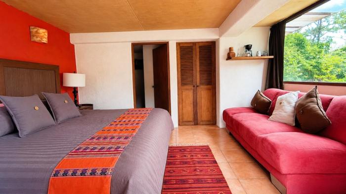 Avándaro Retreat Fireplace Jacuzzi Access