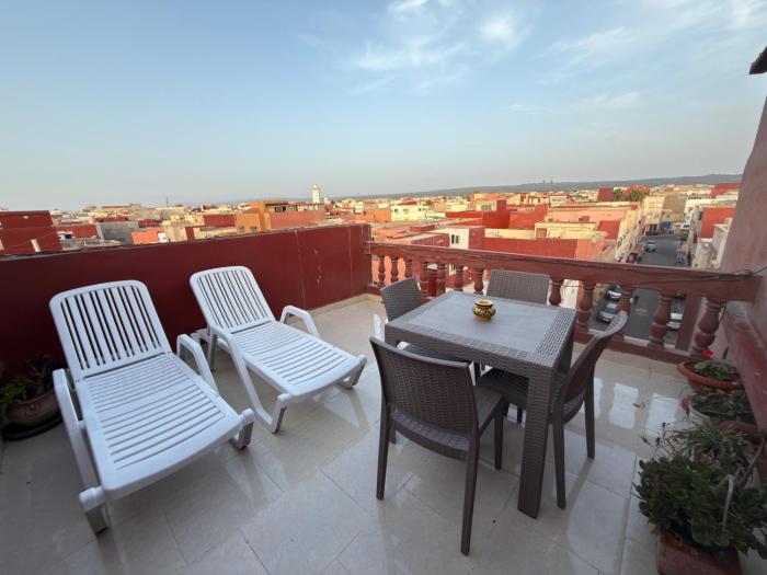 Appart Terrasse Privée , 10 min Plage & Médina