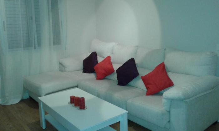 Comfy Apartment Just Outside Barcelona