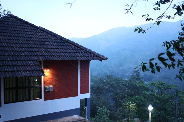 Aadrika Resort, Nature Friendly Cottage at Kakkadampoyil, Kerala