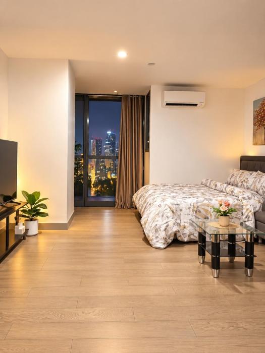 Luxury Studio 40 sqm at Century Spire - 500Mbps & Netflix