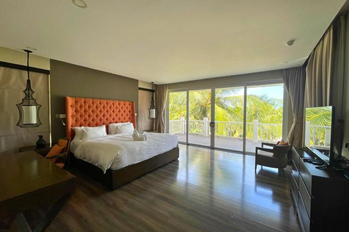 Danang Luxury Pool Villas - My Khe Beach