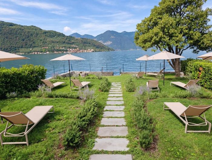 appartamento vista lago con giardino