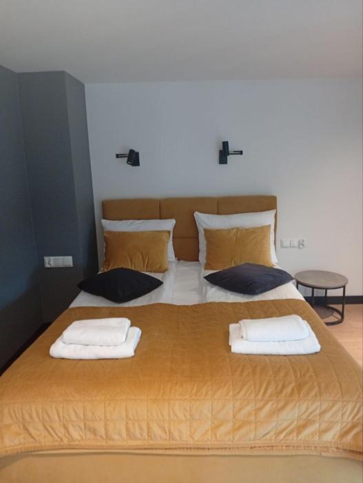 Golden Warsaw - Apartment in Piwna Square