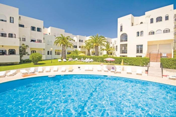 1 Bedroom with WIFI,AC,Pool