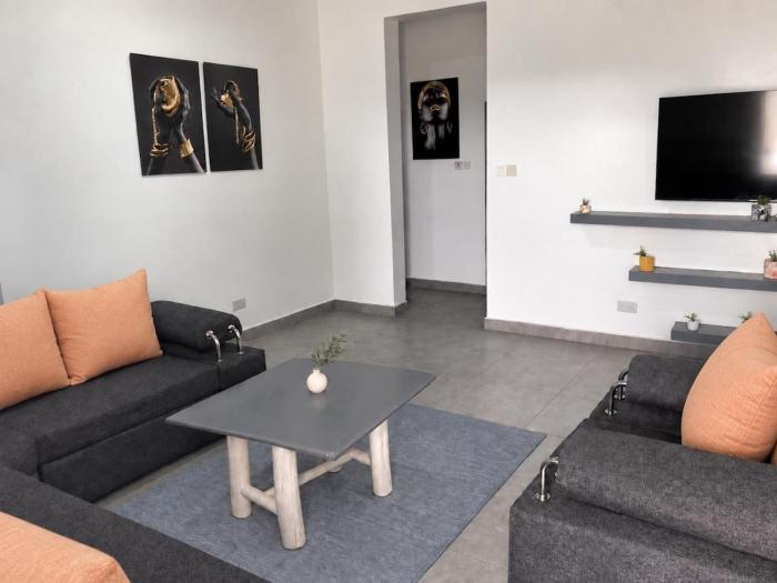 Villa Modern 3BR, Private Pool & AC in Galu