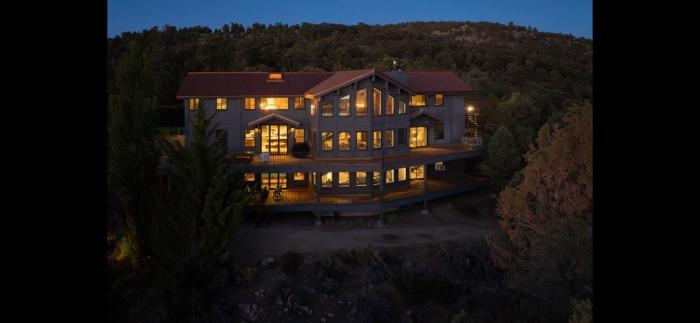 Steel Pine Lodge A Rustic Mountain Retreat Views