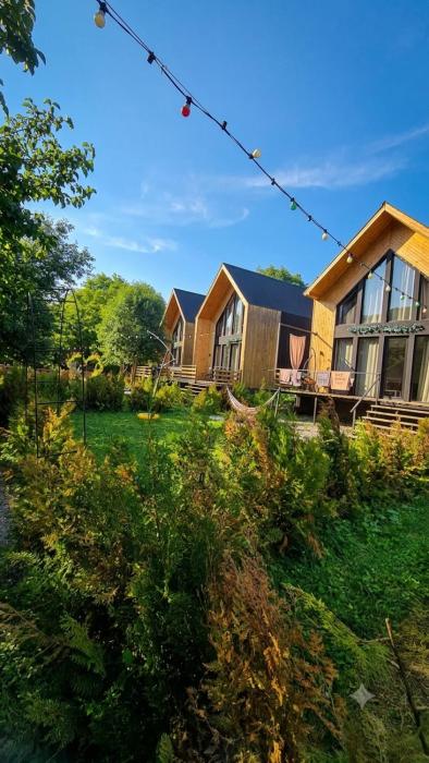 4 Cottages with Mountain Views