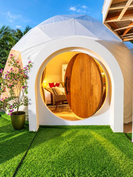 Romantic Luxury Beach Dome - Private Garden