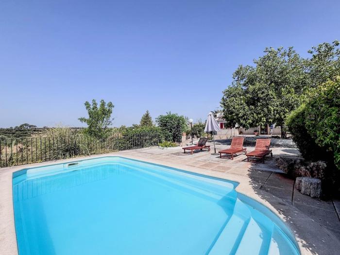 Agradable Casa Rural & piscina, Ca Na Venta