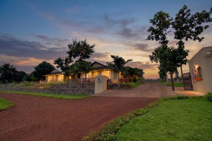Tiki Farms - Polynesian Boutique Resort- Karjat