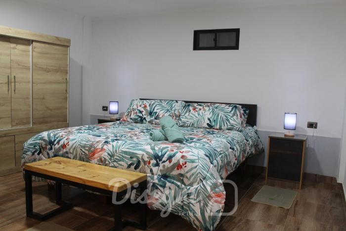 Disegni 11-12, Habitacion Baño Privado con Cocina, Caldera, Cercano a Bahía