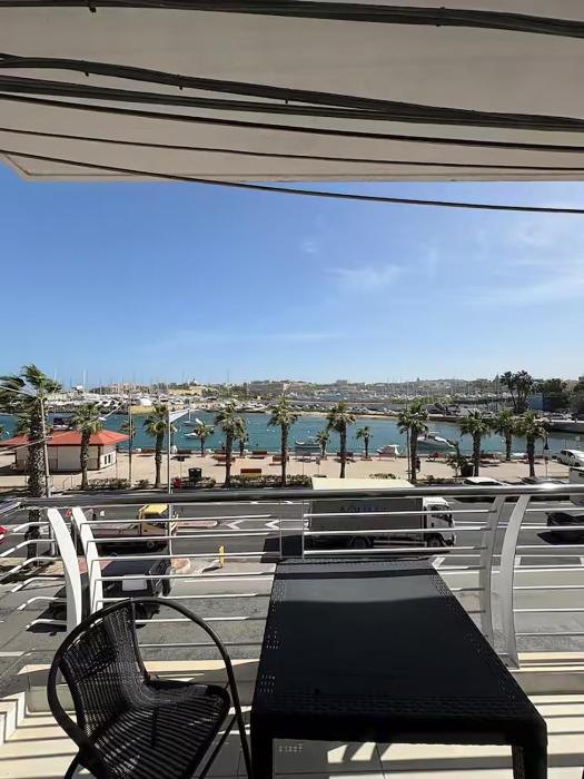 GZR051-Luxury 2 Bedroom Apt near seafront promenade