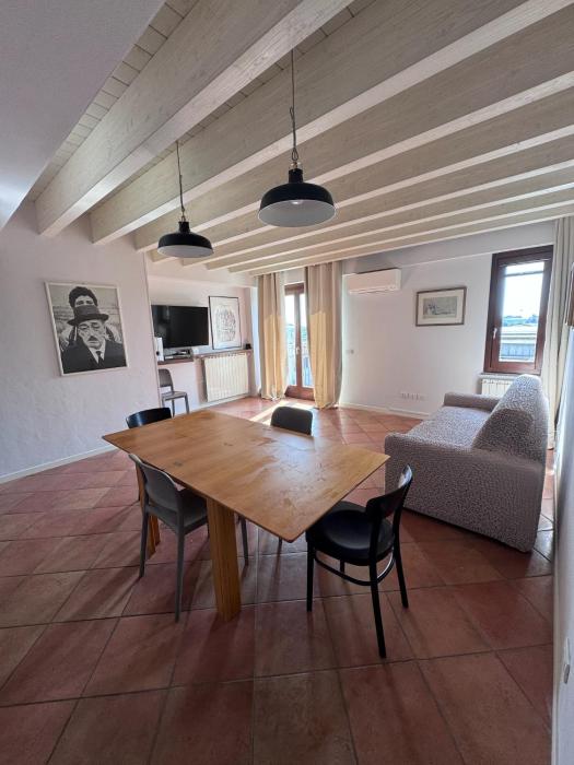 Rovelli 10 - Cozy Apartment with Private Parking