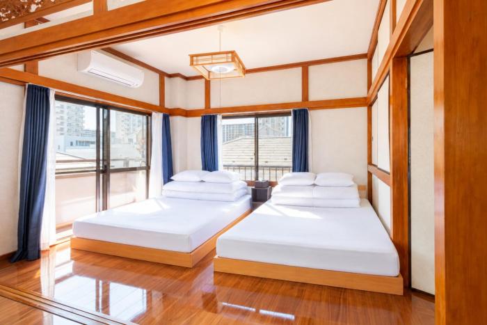 -Hirai- 10 minutes walk from Hirai Station Direct service to Shinjuku and Akihabara 平井戸建