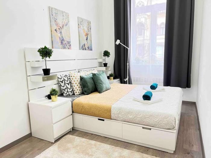 Cozy & Modern 2min from Synague