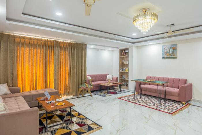 ELIVAAS Signature Aura Sky Urban 3 BHK Apartment With Hill View, Private Terrace Sit-Out, Bar Corner & Shared Gym