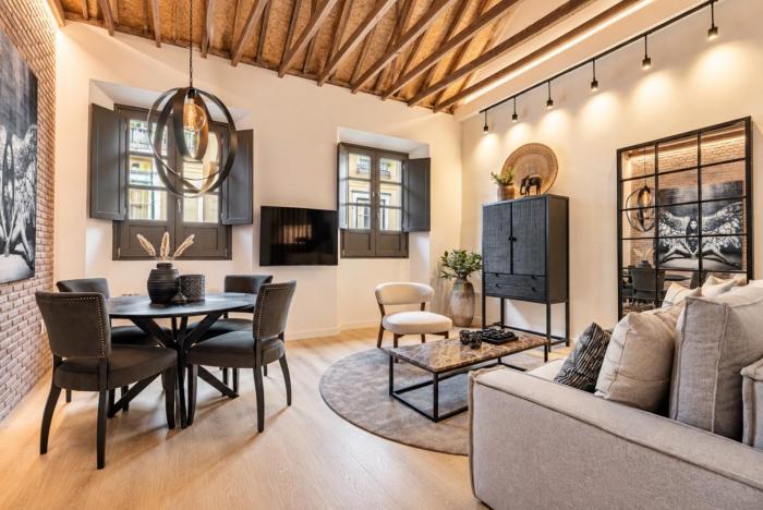 Elegant Soho duplex with terrace REMS