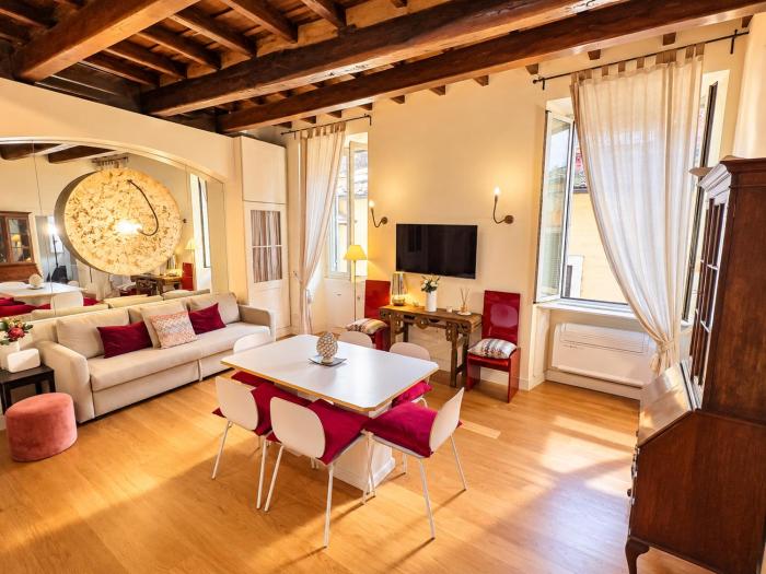 Roman Loft Steps from Piazza Navona IREX Apartment