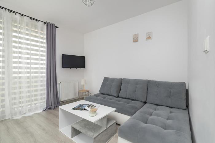 Bażantów Studio with Balcony Katowice by Noclegi Renters