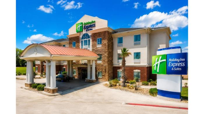 Holiday Inn Express Kenedy by IHG