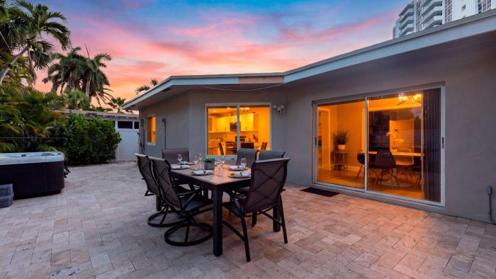 Lauderdale Oasis by AvantStay