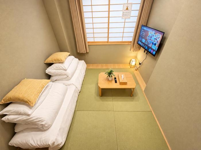 QCB1, Bus Stop 2m, Sensoji 9m, 2 Futons